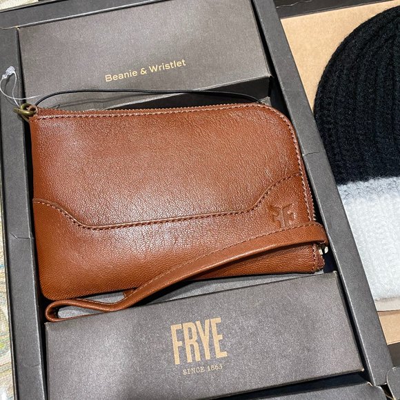 ⭐️ SALE⭐️ Nwt Frye Gift set - Picture 2 of 6